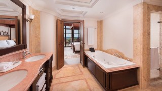SonVida Royal suite bathroom 1014 